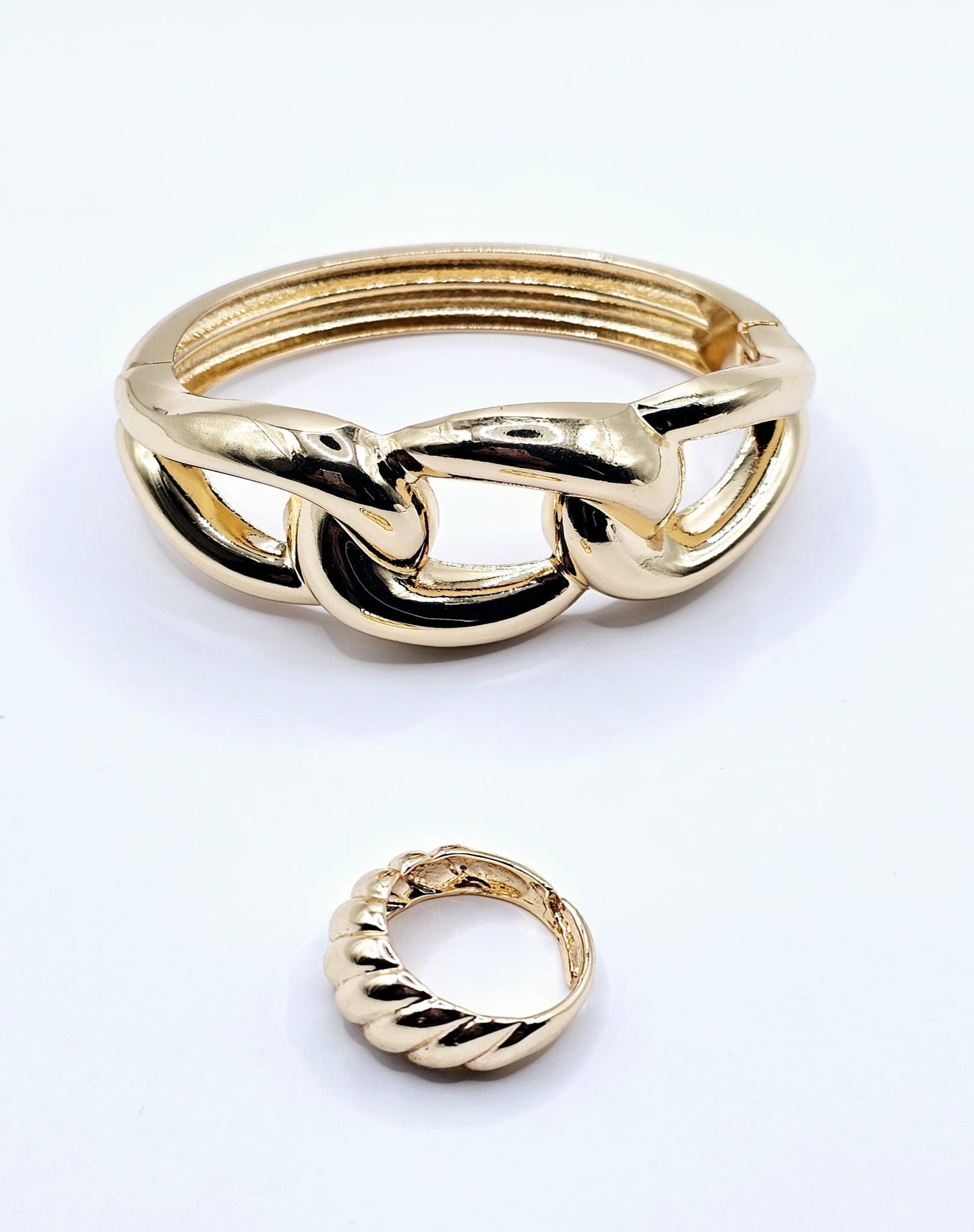 Zafush Knot Cuff