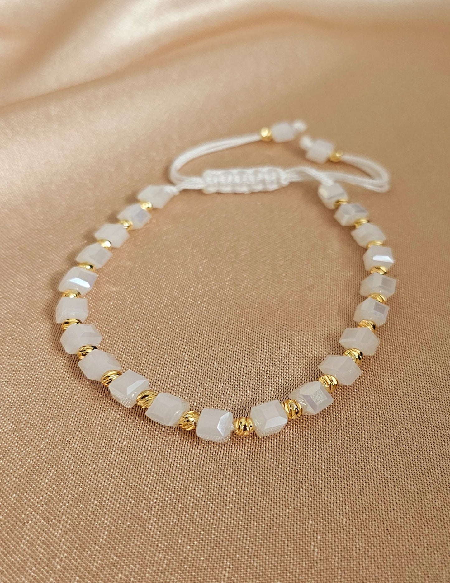 Faz Adjustable Beaded Bracelet with Pull String – Multiple Colours Available