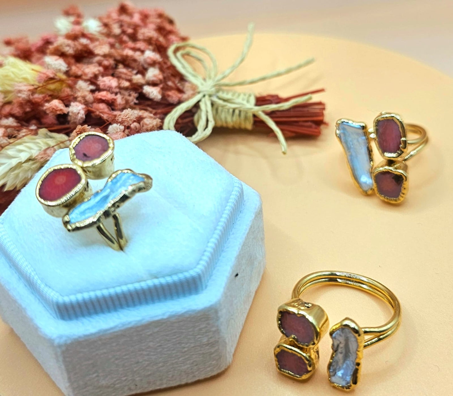Aydın Pink 3 Stone Ring with white mother of pearl
