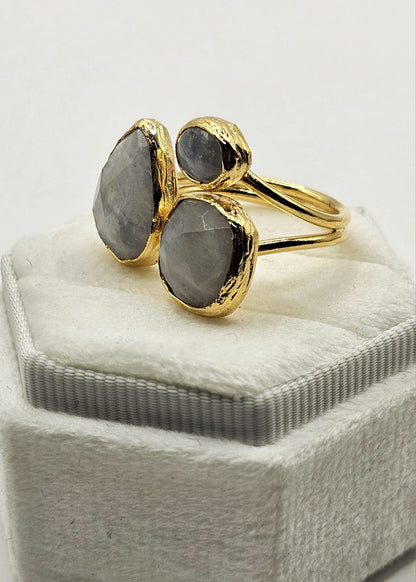 Shyn Mother of Pearl 3 Stone Ring