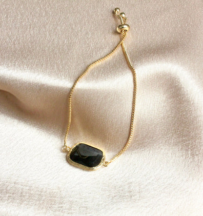 Miray Rectangular stone toggle bracelet (black)