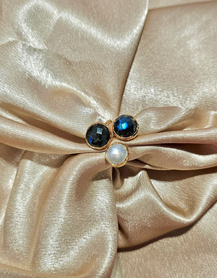 Miray 3 Round Stone Ring