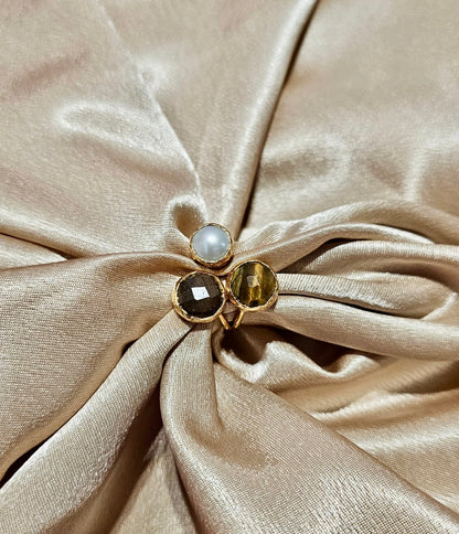 Miray 3 Round Stone Ring