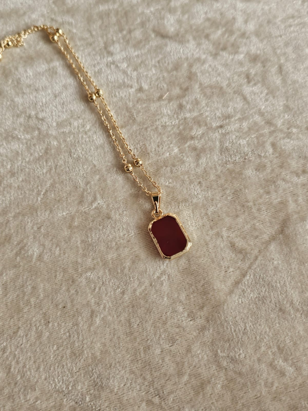 Zen Maroon pendant necklace