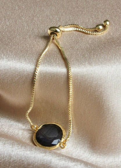 Miray Round stone toggle bracelet