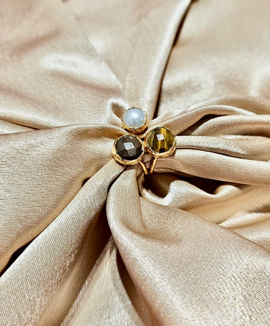 Miray 3 Round Stone Ring